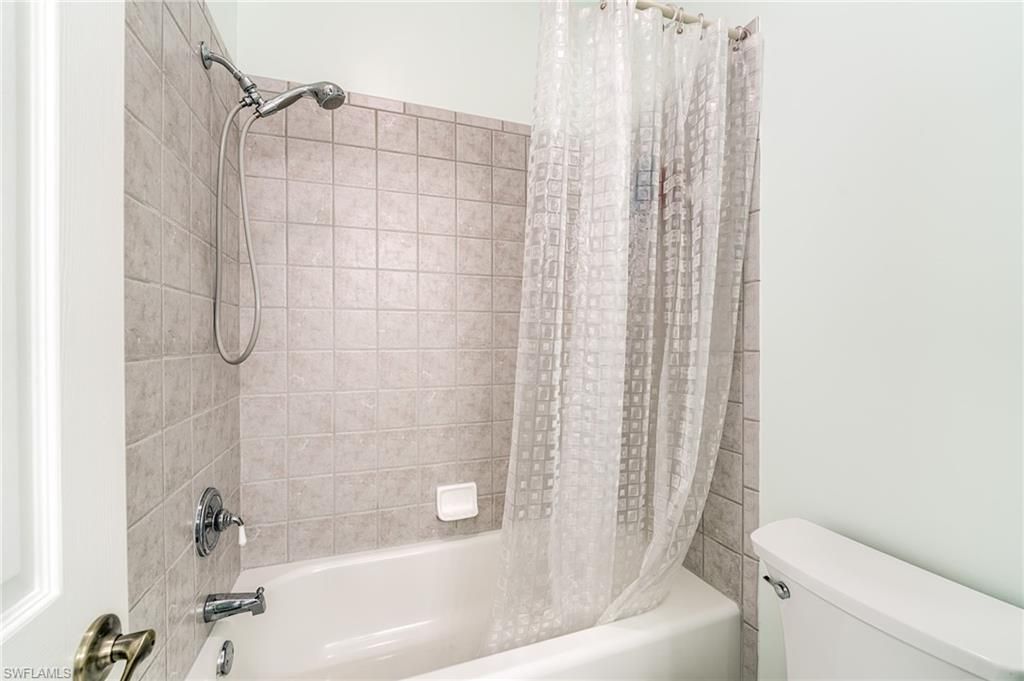 8864 New Castle Dr, Fort Myers, FL 33908 Photo