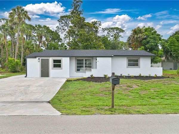 26 Maple AVE N, LEHIGH ACRES, FL 33936