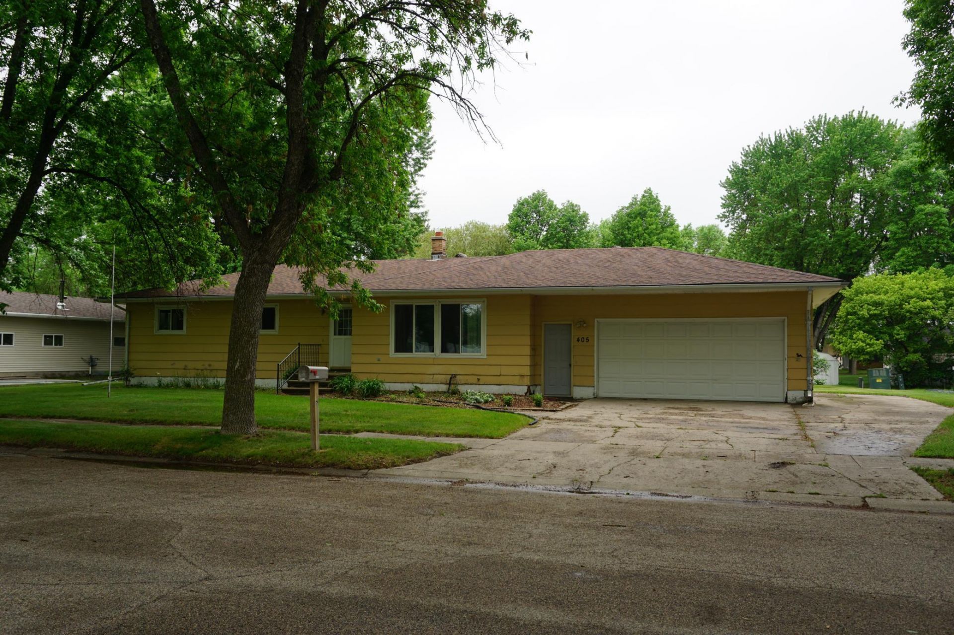 405 10th Street SE, Barnesville, MN 56514