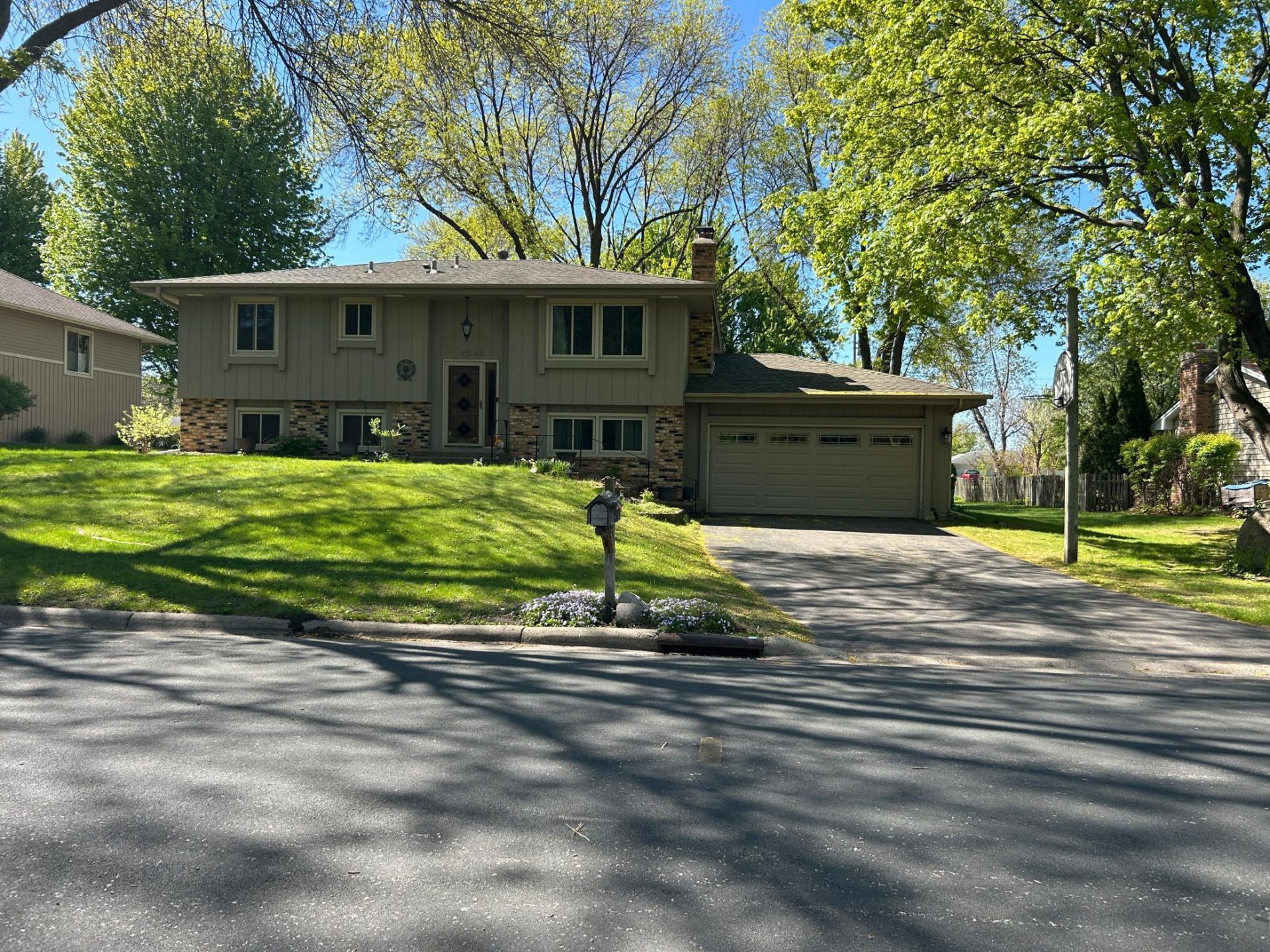 8548 Irwin Road , Bloomington, MN 55437