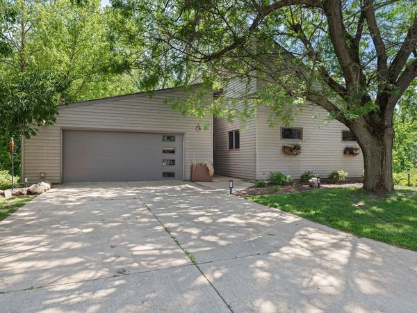 2006 11th Avenue NE, Austin, MN 55912