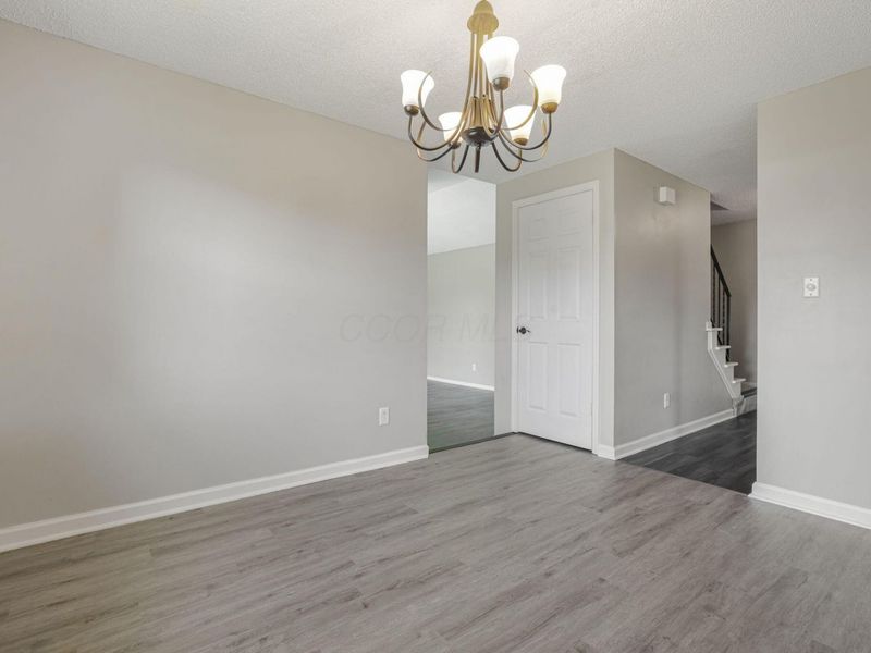 5383 Chaumonte Avenue, Columbus, OH 43232 Photo 13