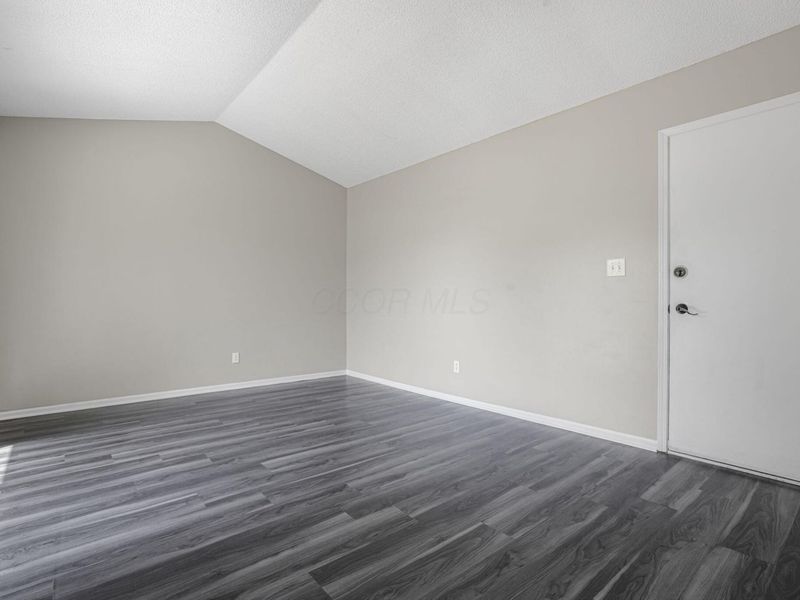 5383 Chaumonte Avenue, Columbus, OH 43232 Photo 22