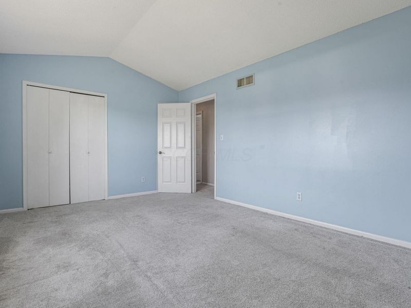 5383 Chaumonte Avenue, Columbus, OH 43232 Photo 32