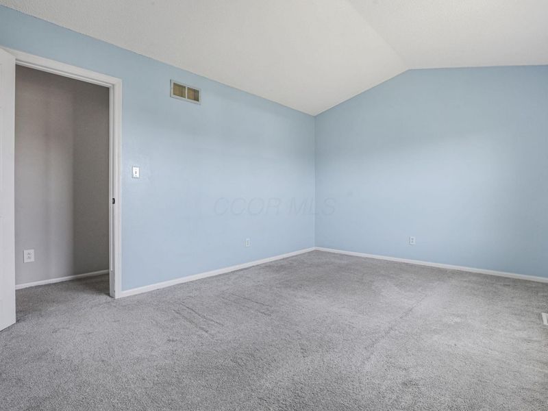 5383 Chaumonte Avenue, Columbus, OH 43232 Photo 33