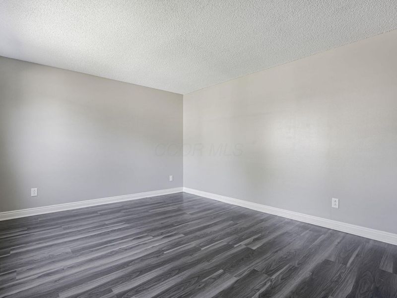 5383 Chaumonte Avenue, Columbus, OH 43232 Photo 9