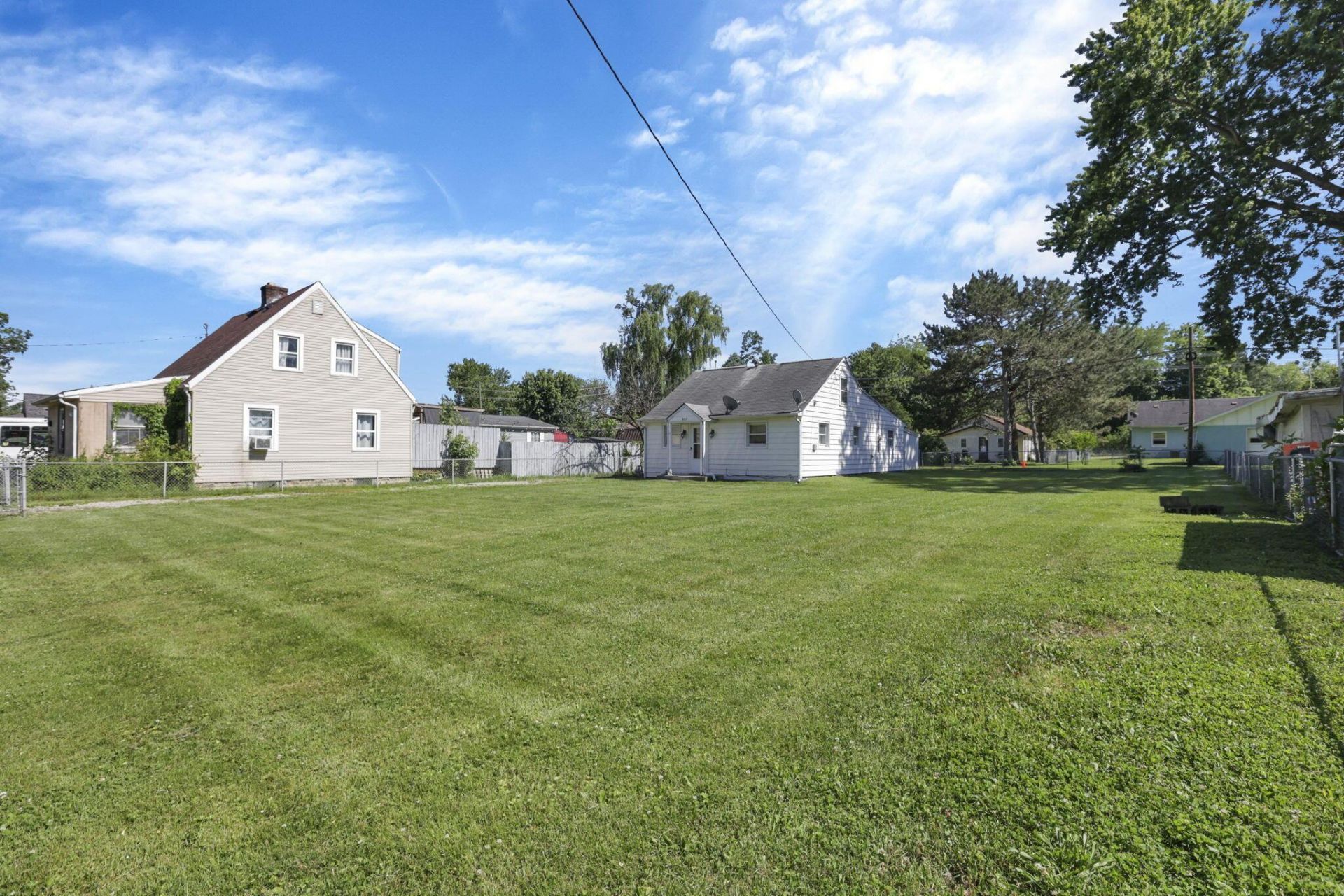 887 Jones Avenue , Newark, OH 43055 Main Photo