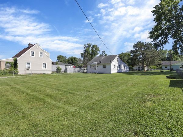 887 Jones Avenue , Newark, OH 43055