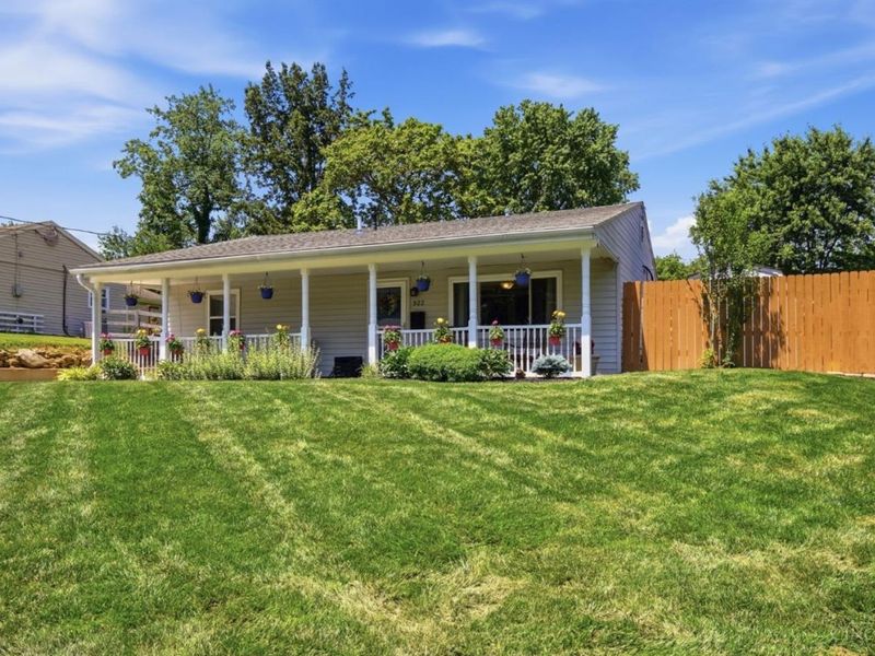 922 Bellwood Drive, Loveland, OH 45140 Photo 2