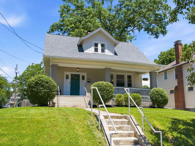 5600 Arnsby Place, Cincinnati, OH 45227 Photo 2