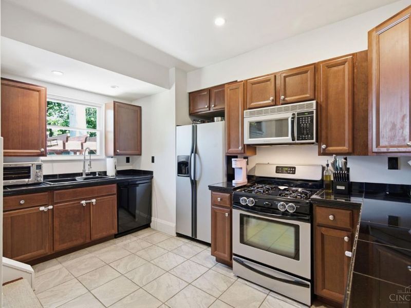 5600 Arnsby Place, Cincinnati, OH 45227 Photo 20