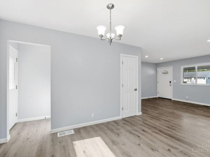974 Kingston Drive, Hamilton, OH 45013 Photo 13