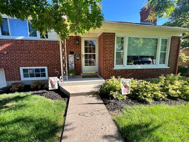 919 Rosetree Lane, Anderson Twp, OH 45230 Photo 2