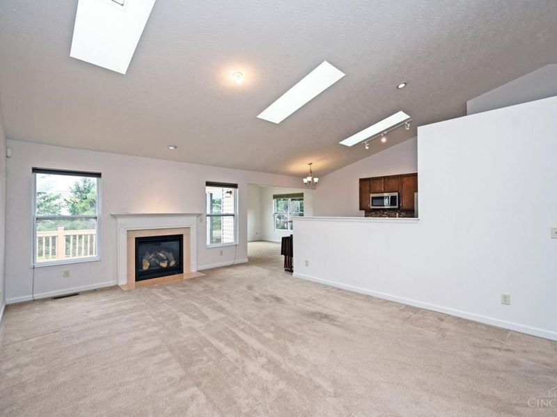 833 Linden Creek, Hamilton Twp, OH 45152 Photo 10