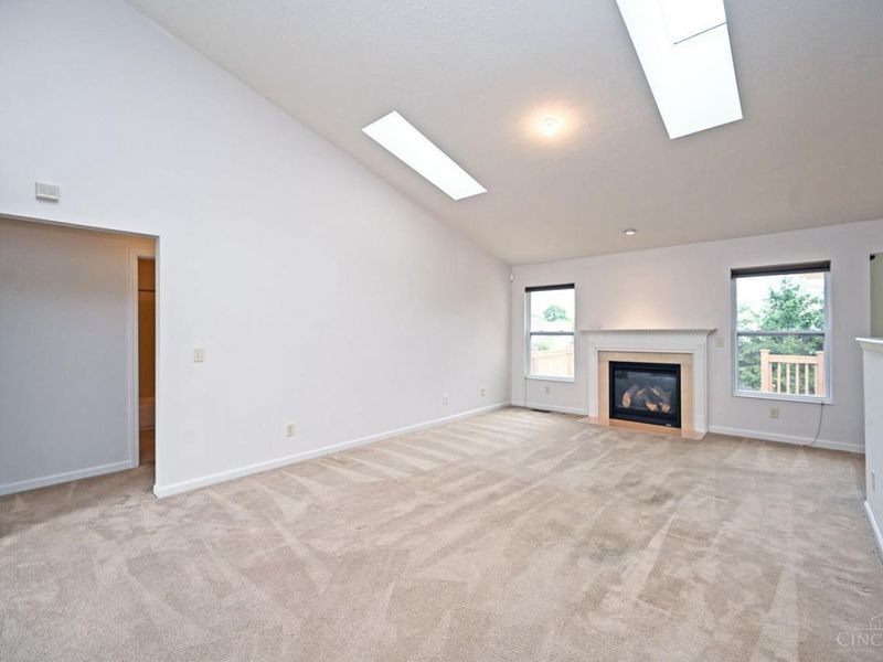 833 Linden Creek, Hamilton Twp, OH 45152 Photo 11