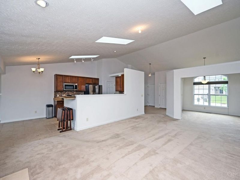 833 Linden Creek, Hamilton Twp, OH 45152 Photo 12