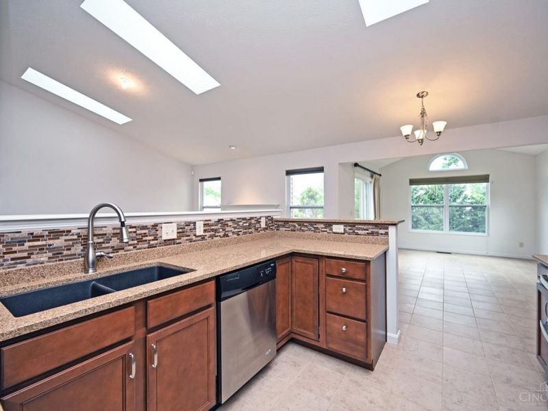 833 Linden Creek, Hamilton Twp, OH 45152 Photo 15