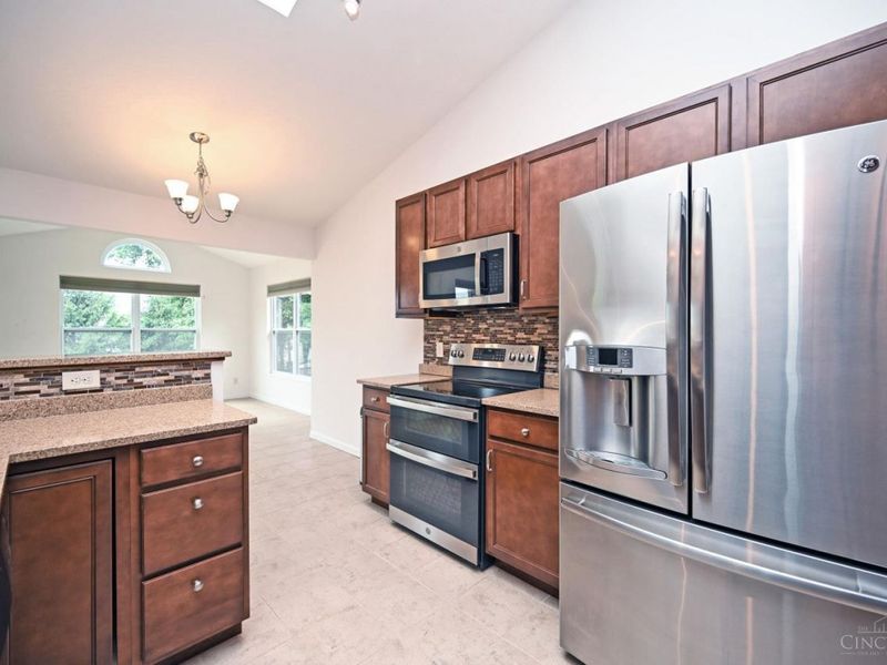 833 Linden Creek, Hamilton Twp, OH 45152 Photo 16