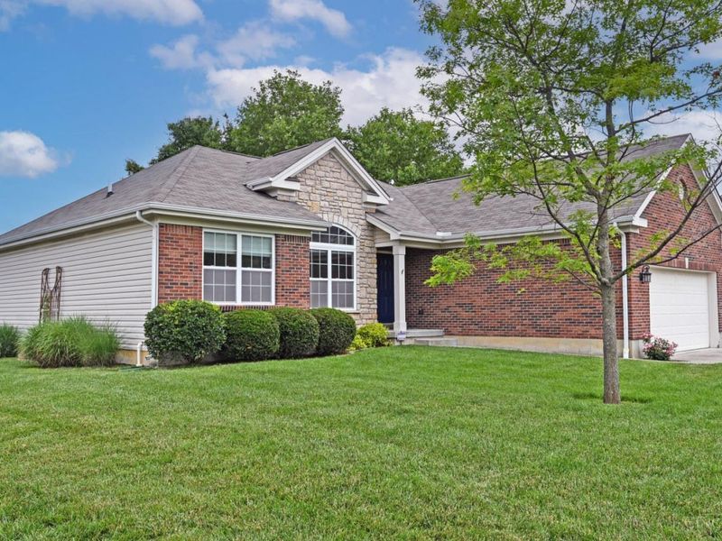 833 Linden Creek, Hamilton Twp, OH 45152 Photo 2