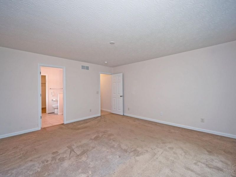833 Linden Creek, Hamilton Twp, OH 45152 Photo 24