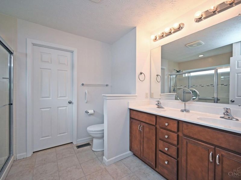 833 Linden Creek, Hamilton Twp, OH 45152 Photo 26