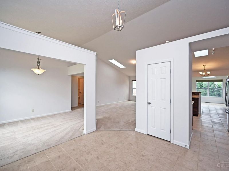 833 Linden Creek, Hamilton Twp, OH 45152 Photo 6