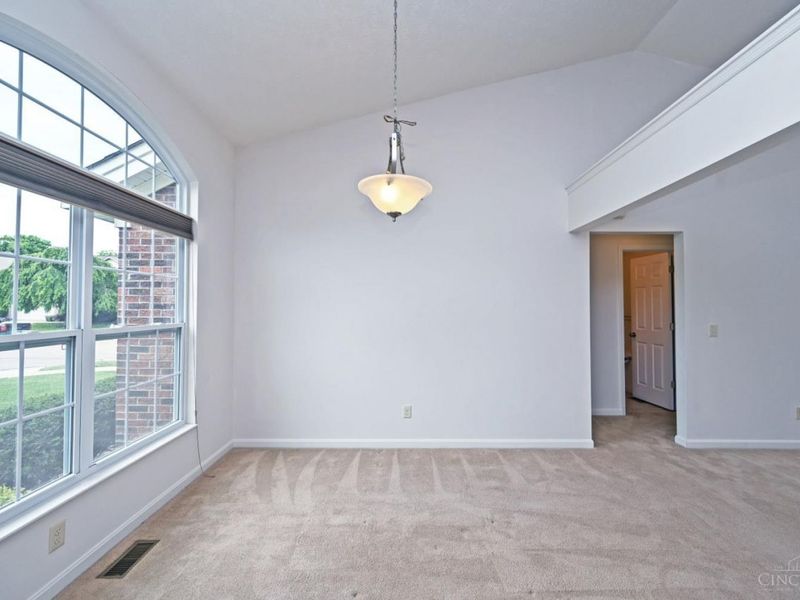 833 Linden Creek, Hamilton Twp, OH 45152 Photo 7