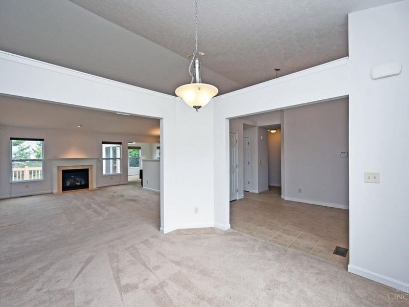 833 Linden Creek, Hamilton Twp, OH 45152 Photo 8