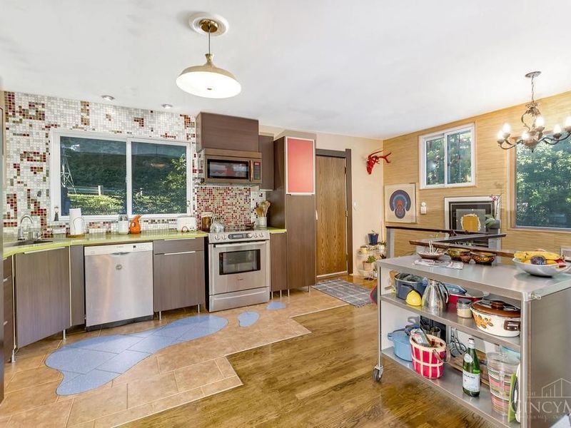415 W Galbraith Road, Wyoming, OH 45215 Photo 7