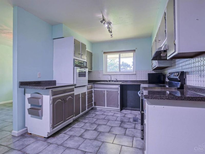 810 Cloverview Avenue, Springfield Twp., OH 45231 Photo 13