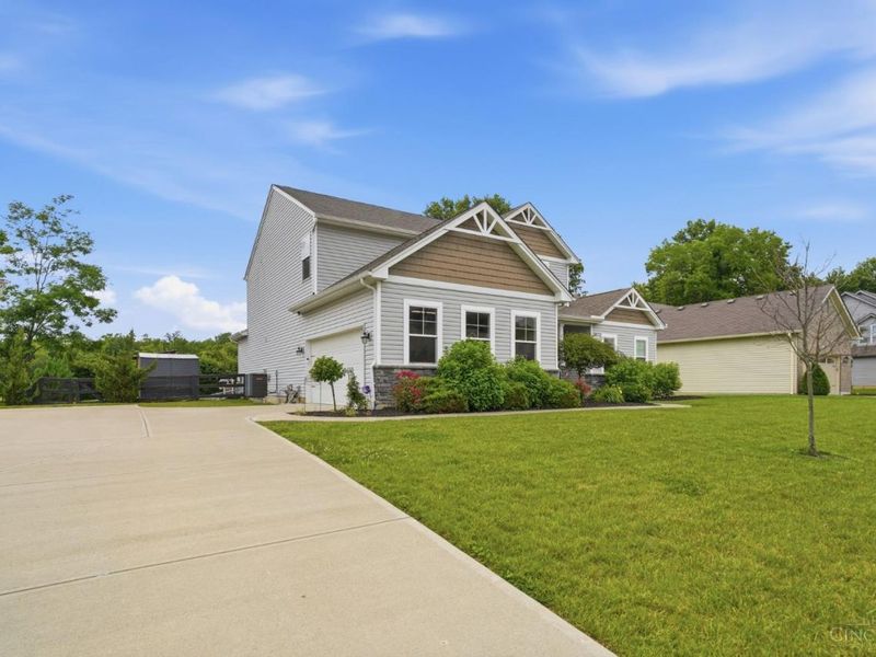 8007 Acorn Trail, Hamilton Twp, OH 45039 Photo 2