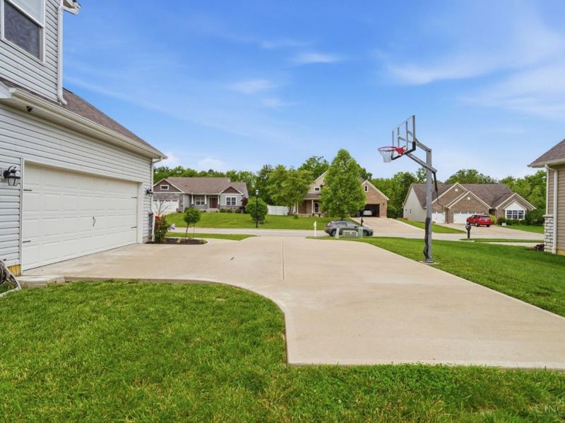 8007 Acorn Trail, Hamilton Twp, OH 45039 Photo 4