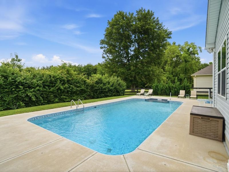 8007 Acorn Trail, Hamilton Twp, OH 45039 Photo 41