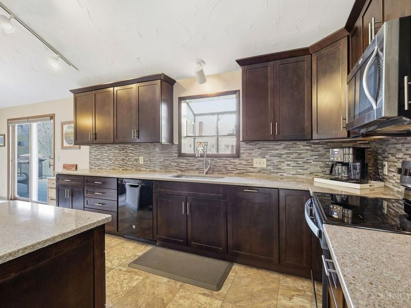 6534 Timberwolf Court, West Chester, OH 45069 Photo 9