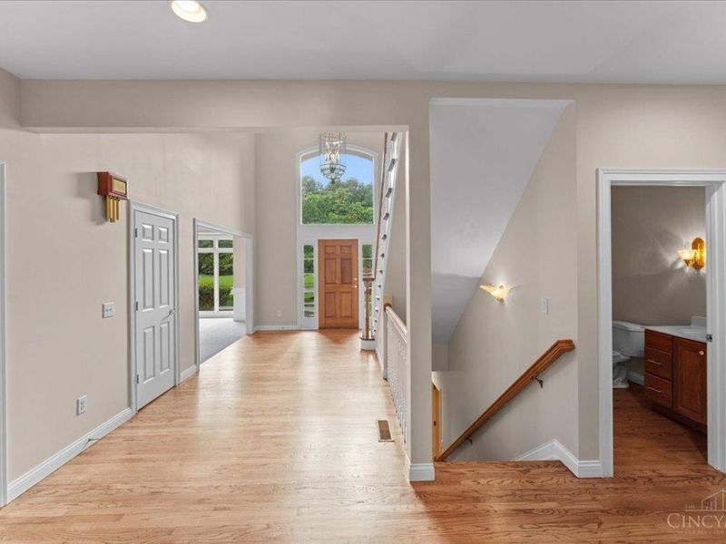 9761 Farmstead Drive, Symmes Township, OH 45140 Photo 12