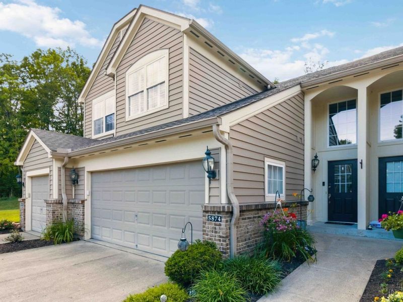 5874 Stonebridge Circle, Miami Twp, OH 45150 Photo 2