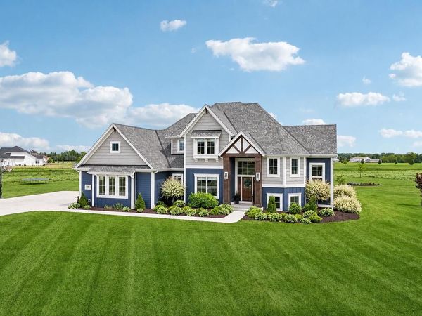 560 Cedar LANE, Summit, WI 53066