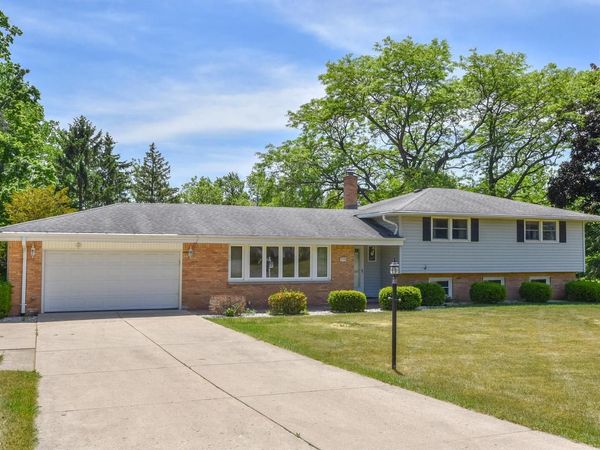 3540 Goetz DRIVE, Brookfield, WI 53005