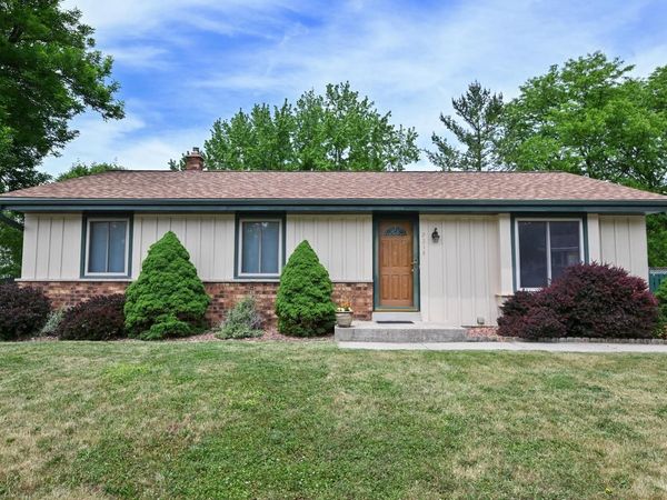 2214 Hughes LANE, Waukesha, WI 53188
