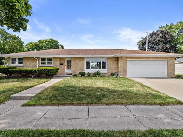 7701 W Warnimont AVENUE, Milwaukee, WI 53220