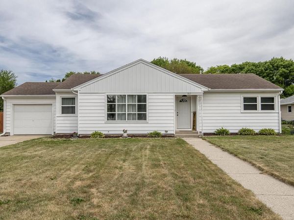 707 N Moreland BOULEVARD, Waukesha, WI 53188