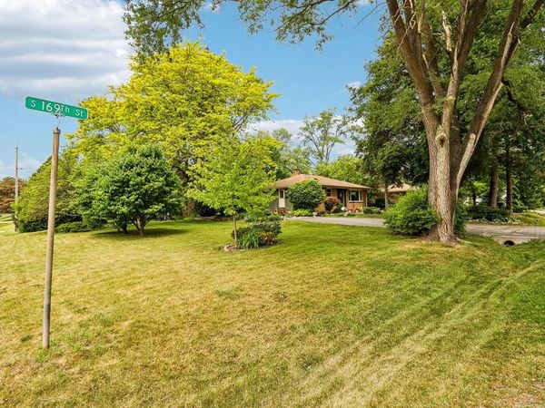 1561 S 169th STREET, Unit 1575, New Berlin, WI 53151