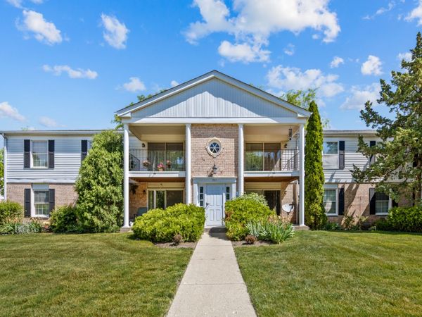 981 Golf Course Road, Unit 3, Crystal Lake, IL 60014