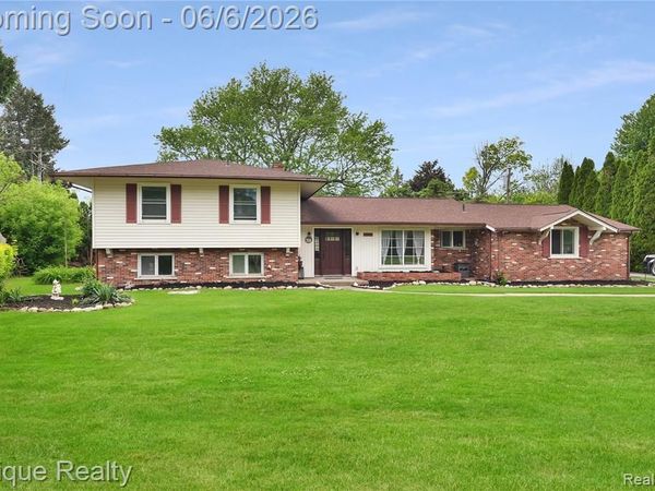 38243 Jonathan Street, Clinton Twp, MI 48036
