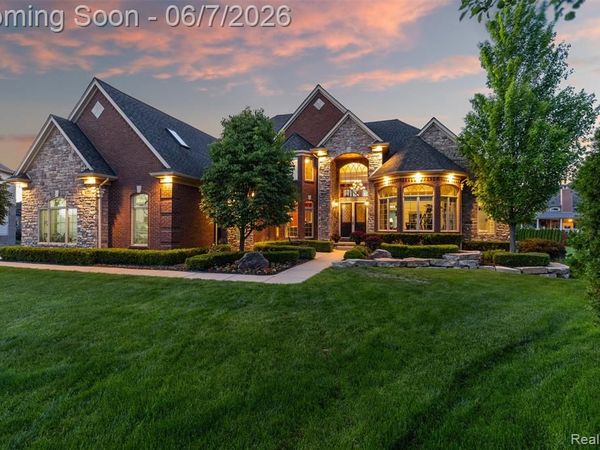 56074 Lario Court, Macomb Twp, MI 48042