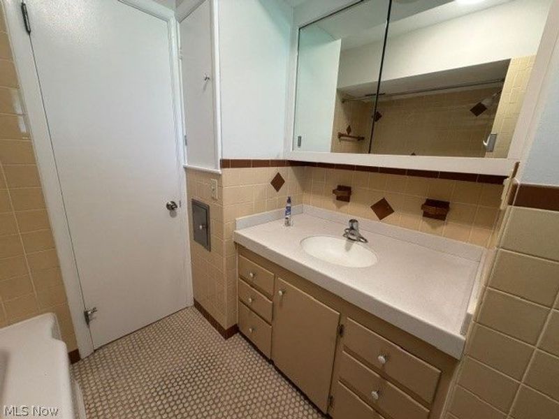 1252 Broadway Avenue, Bedford, OH 44146 Photo 14