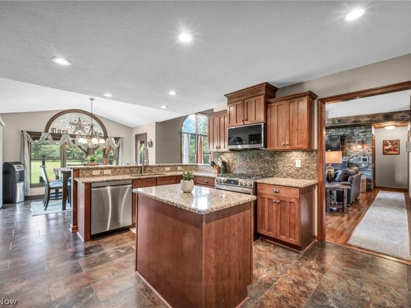 2473 Halle Drive , Medina, OH 44256 Photo 13