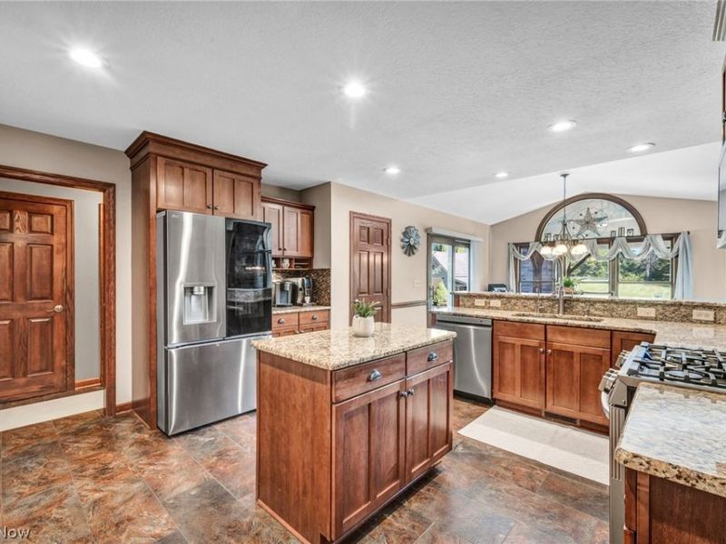 2473 Halle Drive , Medina, OH 44256 Photo 15
