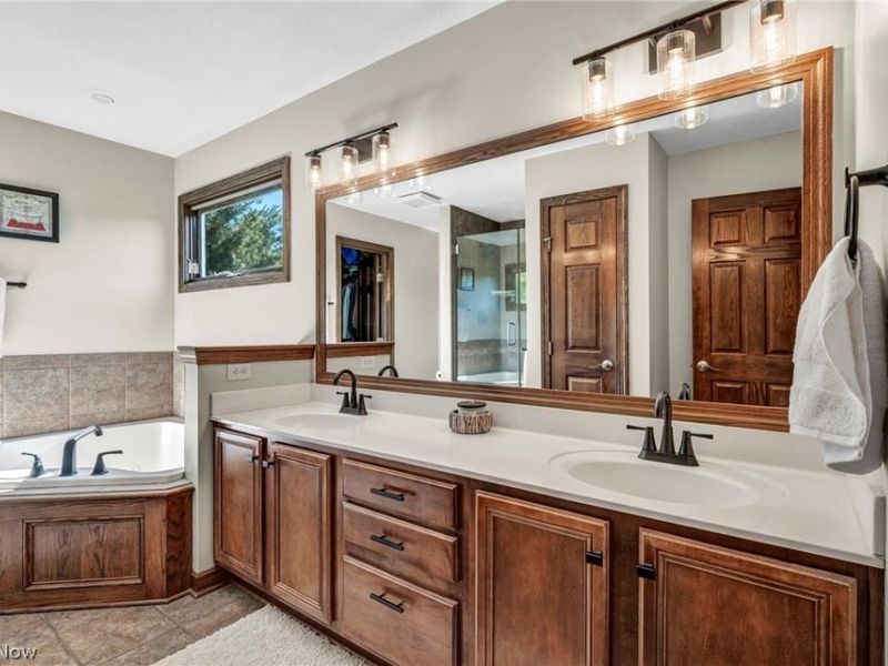 2473 Halle Drive , Medina, OH 44256 Photo 18