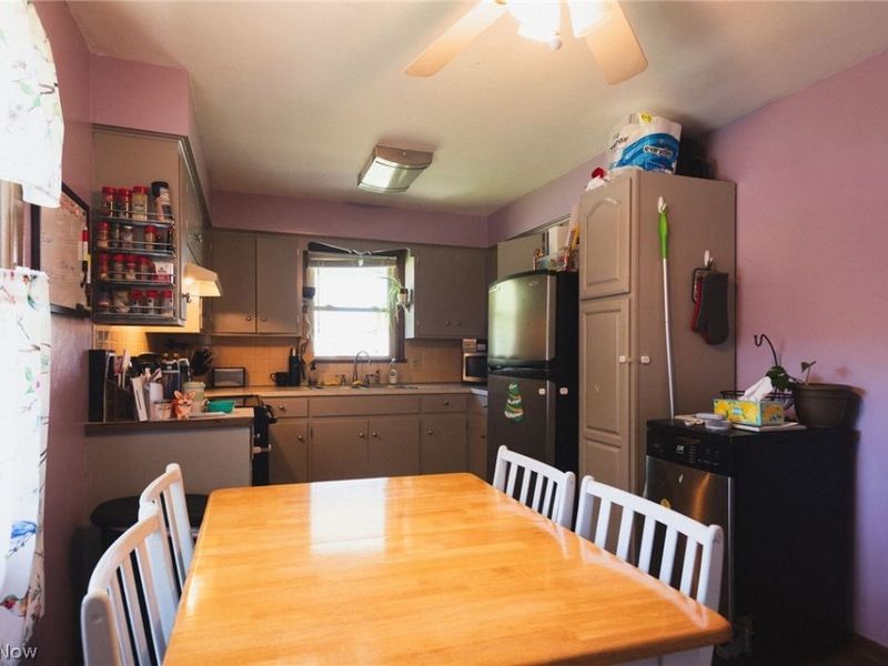701 Jones Street , Hubbard, OH 44425 Photo 2
